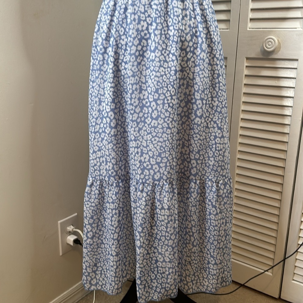 Pretty Garden Blue Floral Midi Dress.  Size Small - Picture 6 of 12